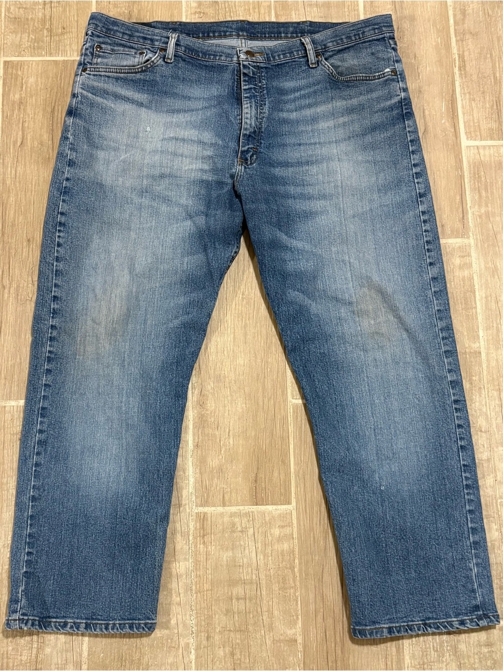 Wrangler Men's Faded Blue Straight Jeans